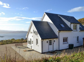 Lily Lodge - Uk31958